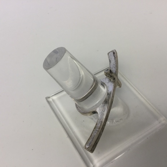 FOSSIL ANTIQUE SILVER SIDEWAYS CROSS RING 7 NWOT - Picture 4 of 7